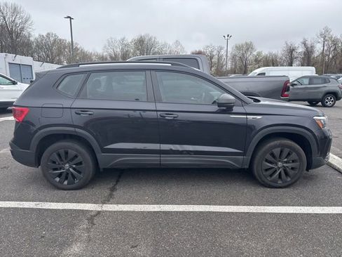 Used 2022 Volkswagen Taos S image 3