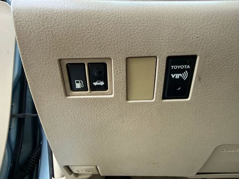 Used 2005 Toyota Avalon XLS FWD image 27