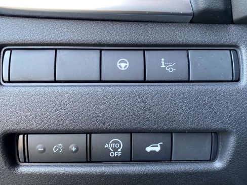 Used 2025 Nissan Rogue Platinum w/ Platinum Premium Package image 41