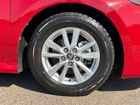 Used 2025 Toyota Camry LE image 7