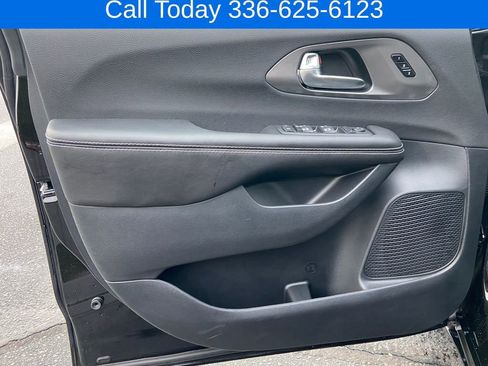 New 2026 Chrysler Pacifica Select FWD image 13