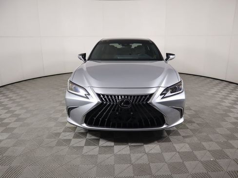 Used 2025 Lexus ES 350 Luxury image 2