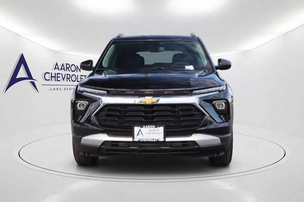 New 2026 Chevrolet TrailBlazer LT w/ LT Cold Weather Package FWD image 2