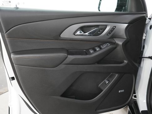 Used 2018 Chevrolet Traverse Premier w/ LPO, 'HIT The Road' Package AWD/4WD image 22