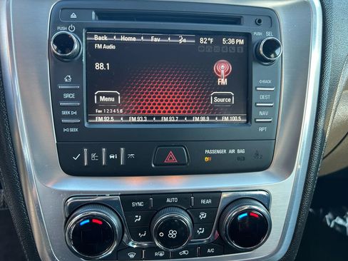 Used 2015 GMC Acadia SLT image 13