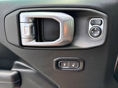 Used 2023 Jeep Wrangler Sport AWD/4WD image 25