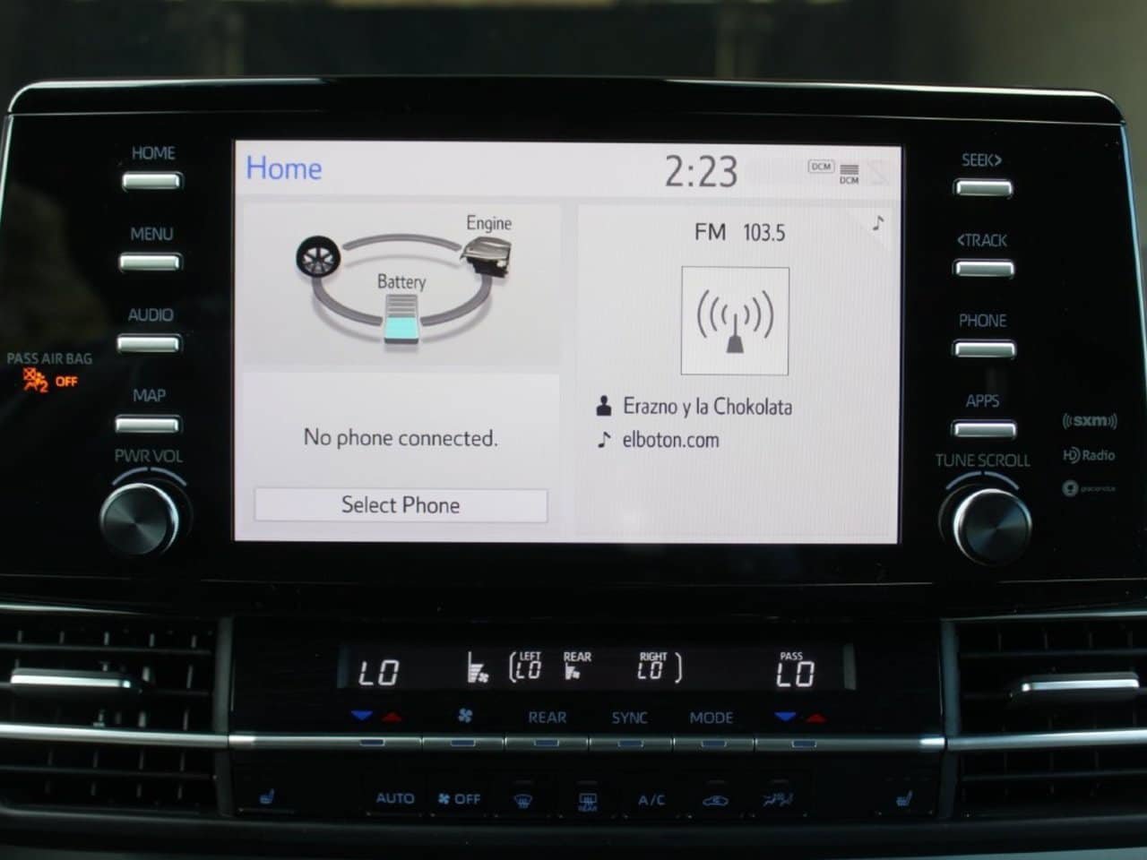 Used 2024 Toyota Sienna XLE FWD image 19