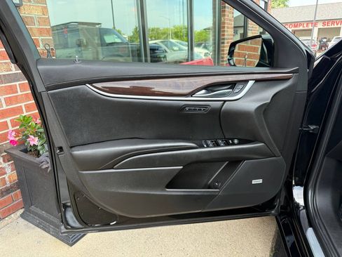 Used 2013 Cadillac XTS Premium FWD image 19