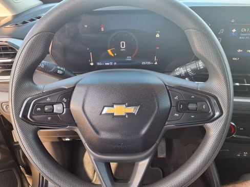 Used 2025 Chevrolet TrailBlazer LT AWD/4WD image 21