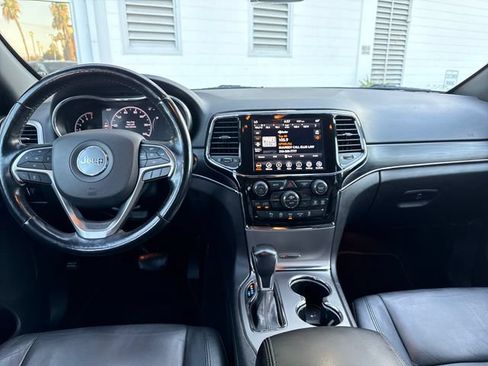 Used 2021 Jeep Grand Cherokee Limited AWD/4WD image 12