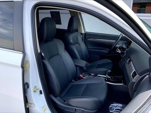 Used 2019 Mitsubishi Outlander GT AWD/4WD image 6