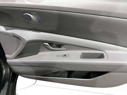 Used 2026 Hyundai Elantra SE FWD image 48