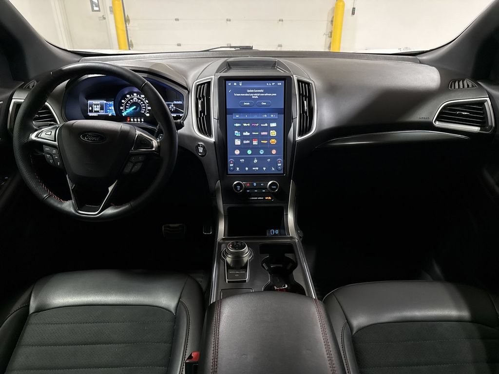 Used 2024 Ford Edge ST-Line w/ Class II Trailer Tow Package AWD/4WD image 10