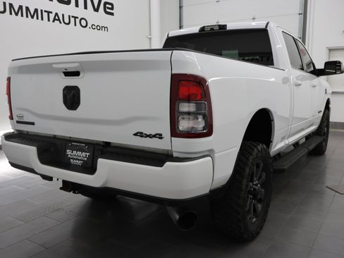 Used 2022 RAM 2500 Big Horn w/ Night Edition AWD/4WD image 4