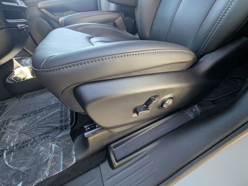 New 2026 Chrysler Pacifica Select w/ S Appearance Package image 19