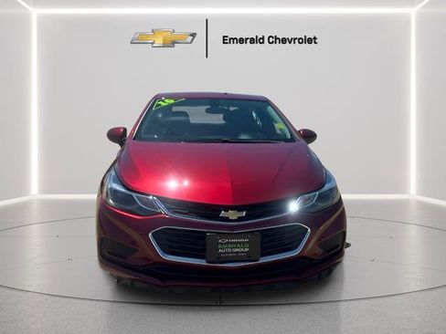 Used 2016 Chevrolet Cruze LT w/ LT Convenience Package FWD image 2