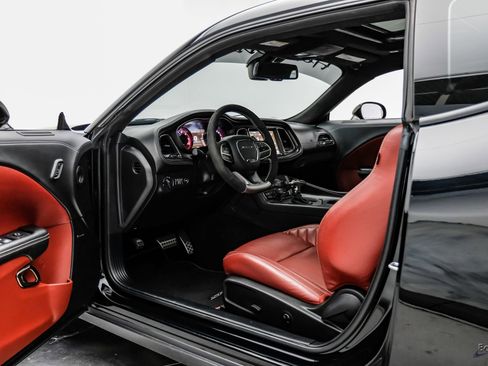 Used 2022 Dodge Challenger SRT Hellcat RWD image 45