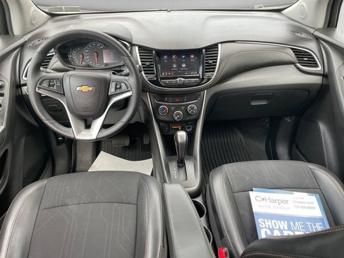 Used 2021 Chevrolet Trax LT w/ LT Convenience Package AWD/4WD image 30