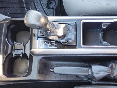 Used 2016 Toyota Tacoma SR5 w/ SR5 Appearance Package (SN) image 20