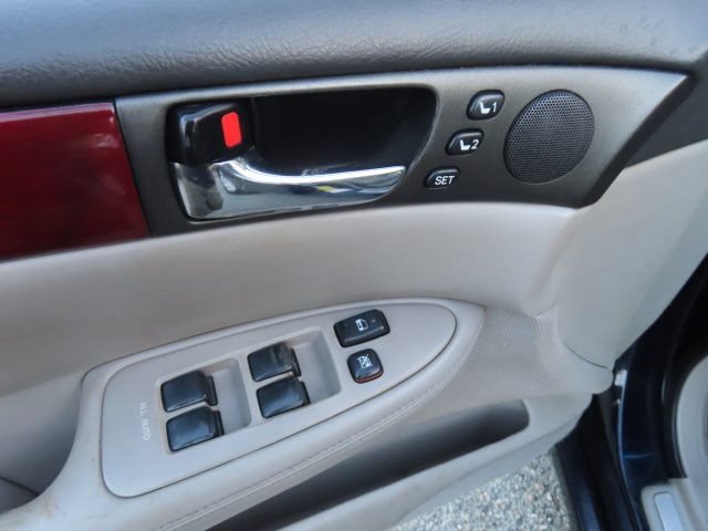 Used 2004 Lexus ES 330 w/ Premium Pkg FWD image 15