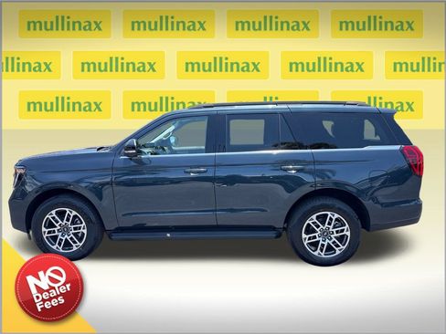 New 2026 Ford Expedition Active RWD image 2