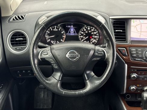 Used 2018 Nissan Pathfinder Platinum image 20