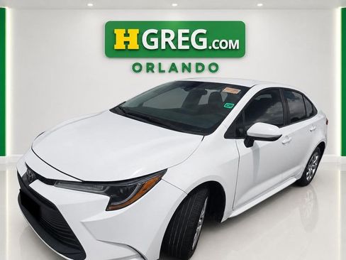 Used 2024 Toyota Corolla LE FWD image 4