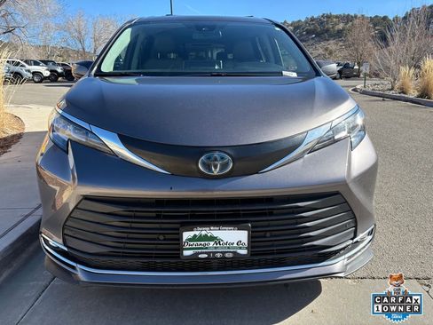 Used 2021 Toyota Sienna XLE image 12
