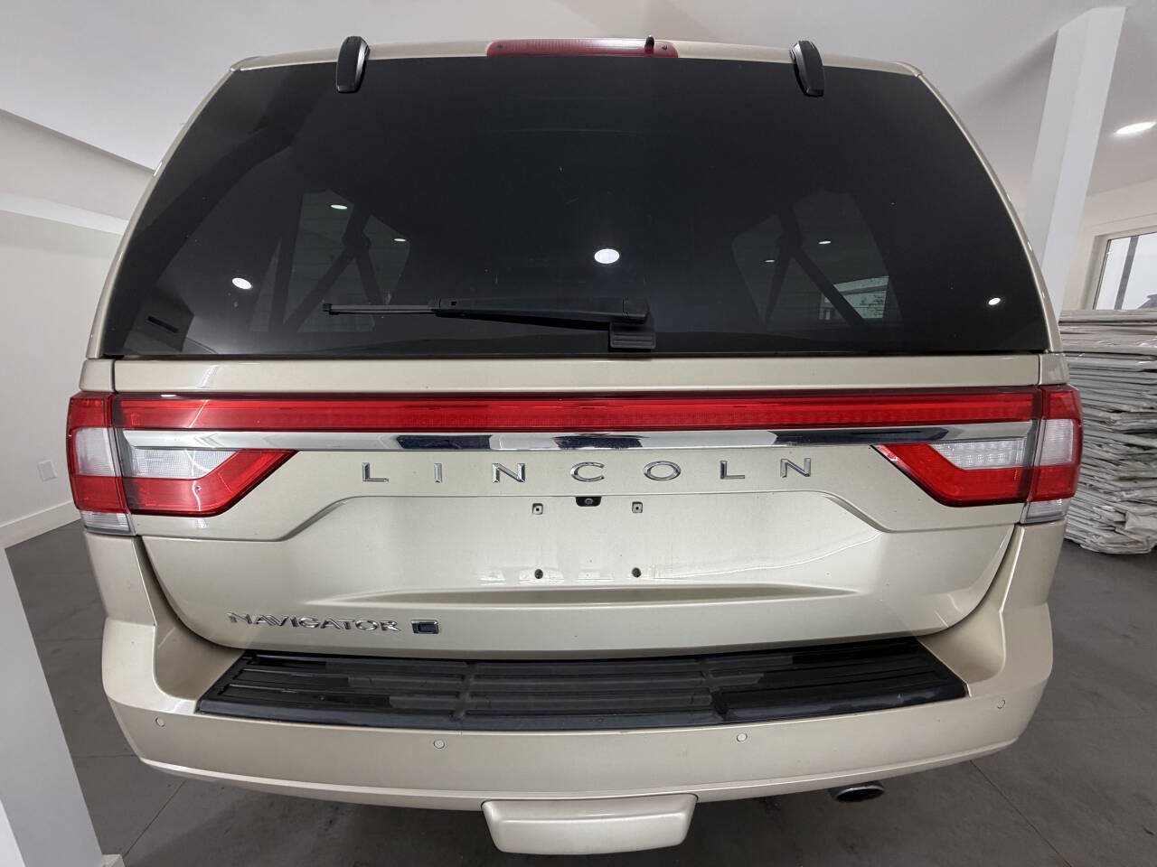 Used 2017 Lincoln Navigator L Select AWD/4WD image 36