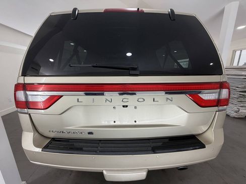 Used 2017 Lincoln Navigator L Select AWD/4WD image 36