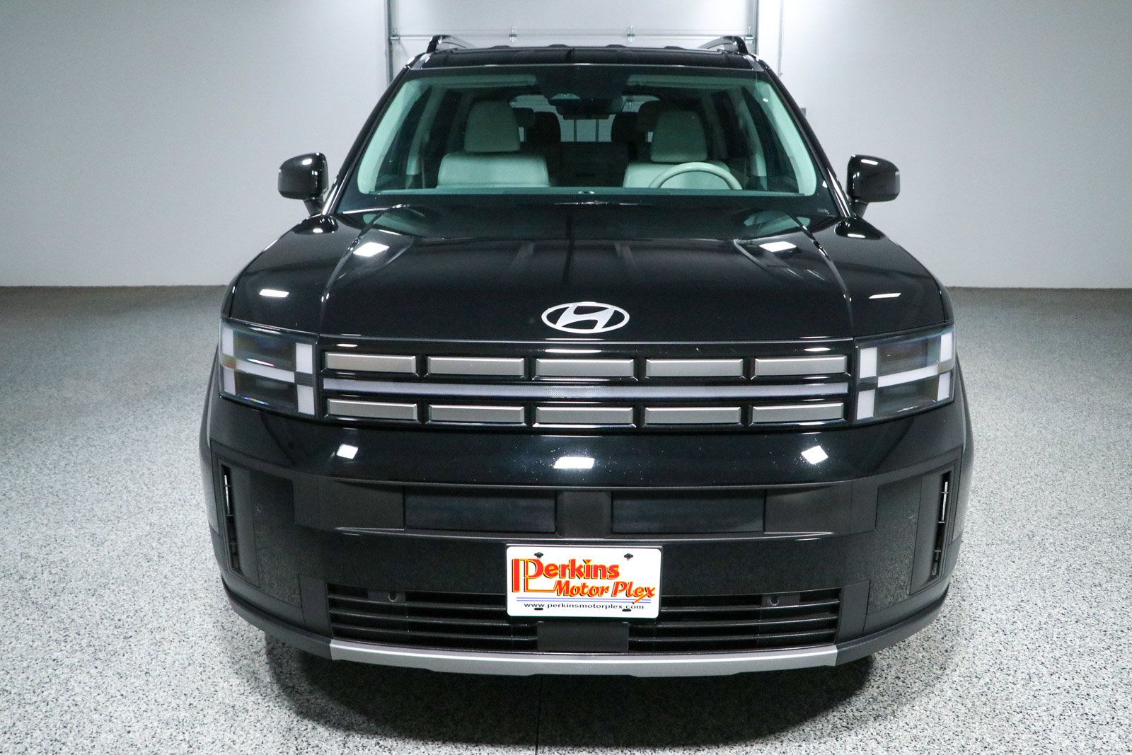 Used 2025 Hyundai Santa Fe SEL FWD image 3
