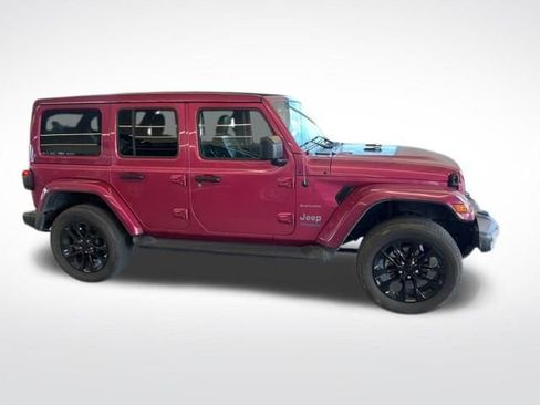 Used 2022 Jeep Wrangler Unlimited Sahara w/ Cold Weather Group image 12
