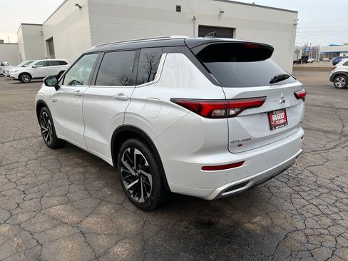 Used 2023 Mitsubishi Outlander SEL image 4
