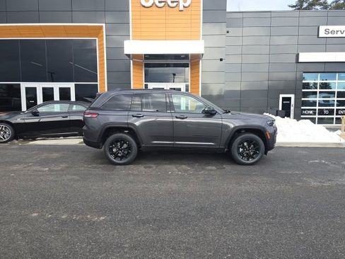 New 2026 Jeep Grand Cherokee Laredo image 7