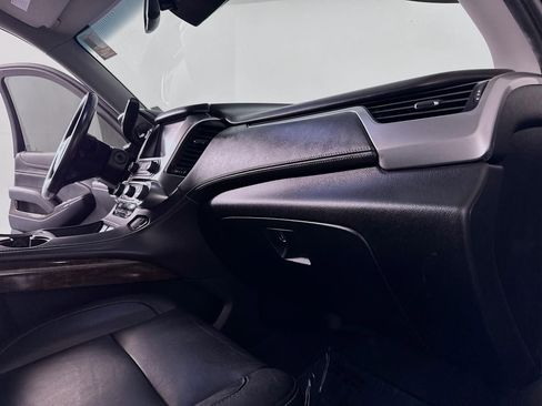 Used 2020 Chevrolet Suburban LT image 42