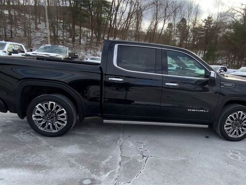 Used 2023 GMC Sierra 1500 Denali Ultimate image 9