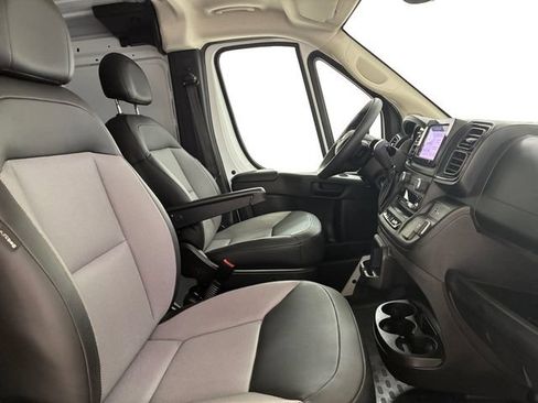 Used 2025 RAM ProMaster 2500 w/ Convenience Group FWD image 13