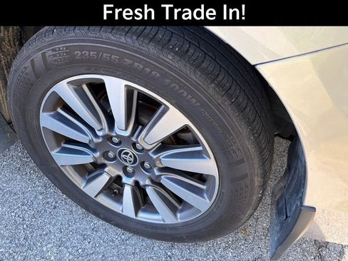 Used 2020 Toyota Sienna Limited Premium image 6