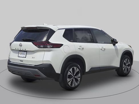 Used 2023 Nissan Rogue SV FWD image 3