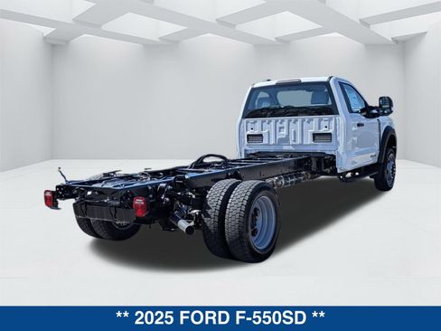 New 2025 Ford F550 4x4 Regular Cab Super Duty image 5