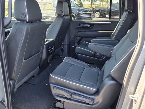 New 2026 Chevrolet Suburban Premier image 7