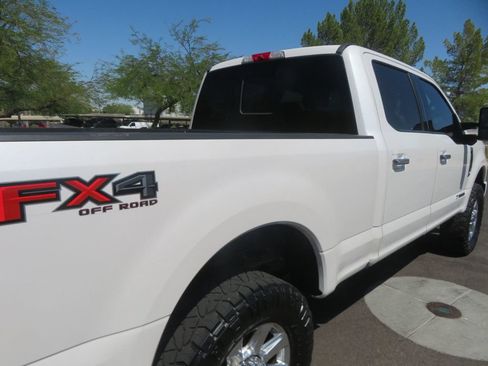 Used 2019 Ford F250 Platinum w/ Platinum Ultimate Package AWD/4WD image 10