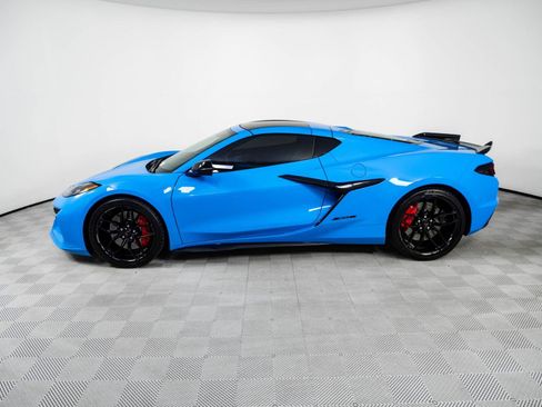 Used 2025 Chevrolet Corvette Z06 RWD image 33