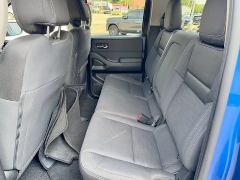 Used 2024 Nissan Frontier SV AWD/4WD image 11