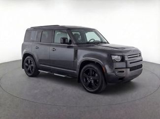 Used 2023 Land Rover Defender 130 X-Dynamic SE video 2
