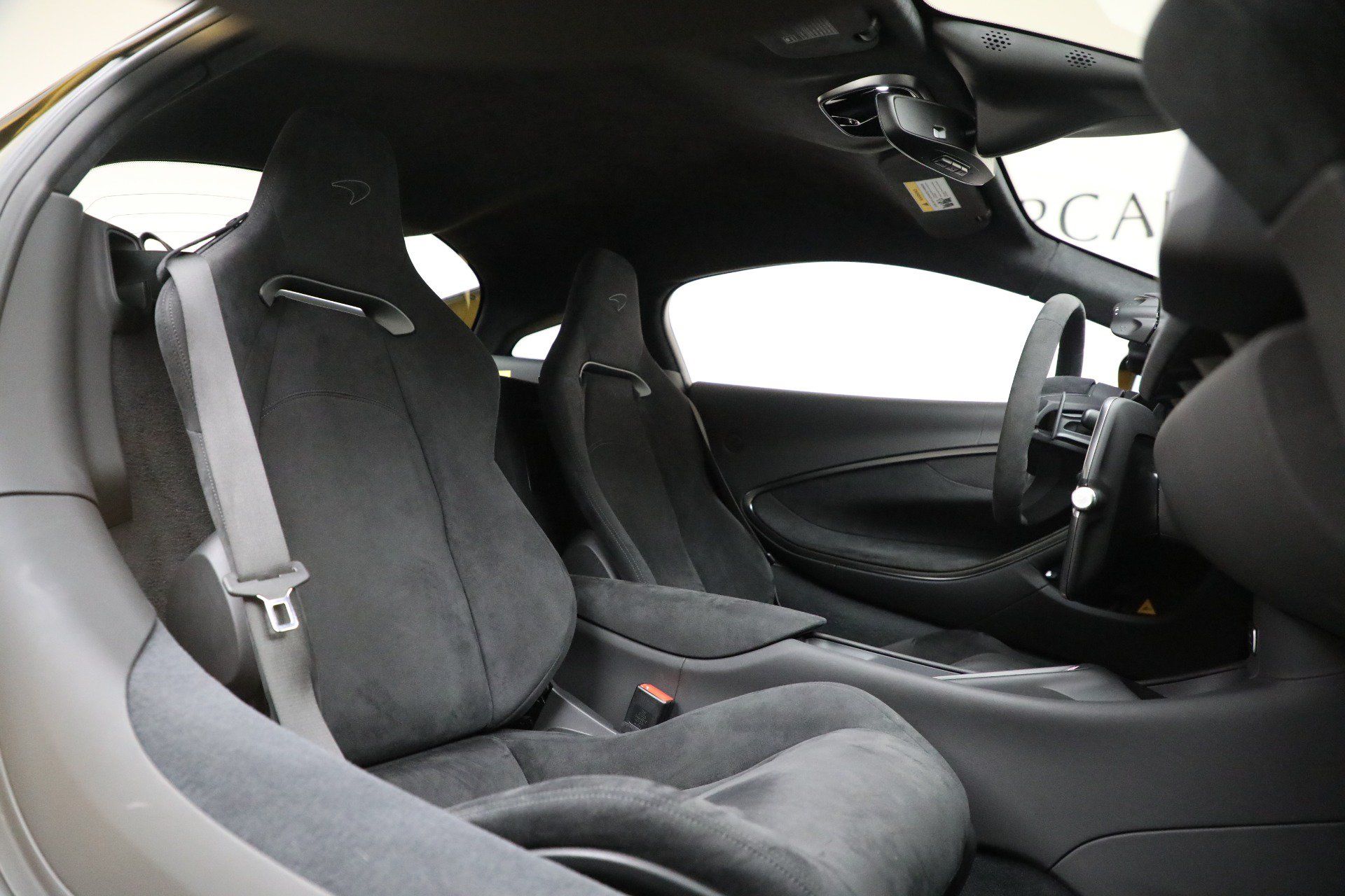 Used 2024 McLaren Artura RWD image 24