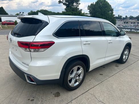 Used 2017 Toyota Highlander Limited AWD/4WD image 5