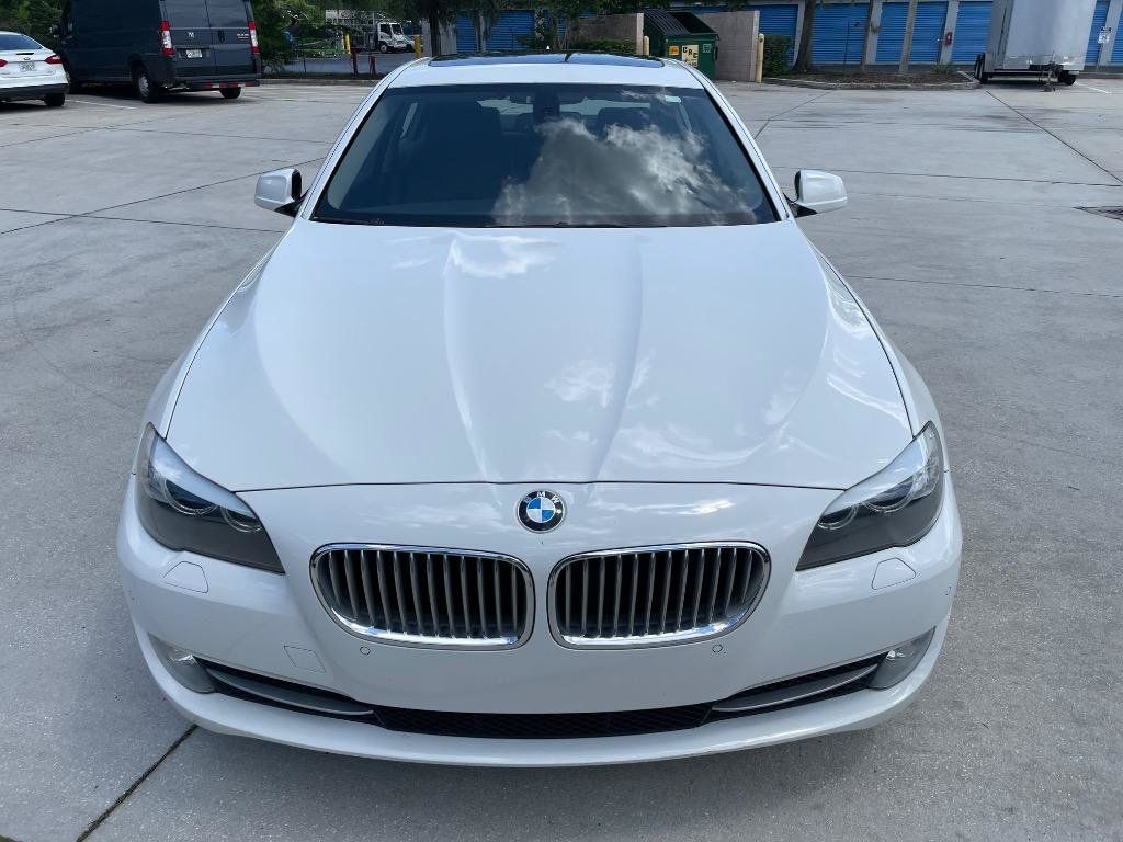 Used 2011 BMW 550i xDrive Sedan AWD/4WD image 3