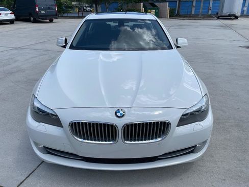 Used 2011 BMW 550i xDrive Sedan AWD/4WD image 3