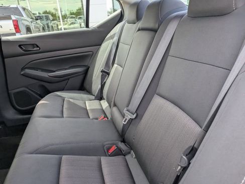 Used 2024 Nissan Altima 2.5 SV FWD image 14